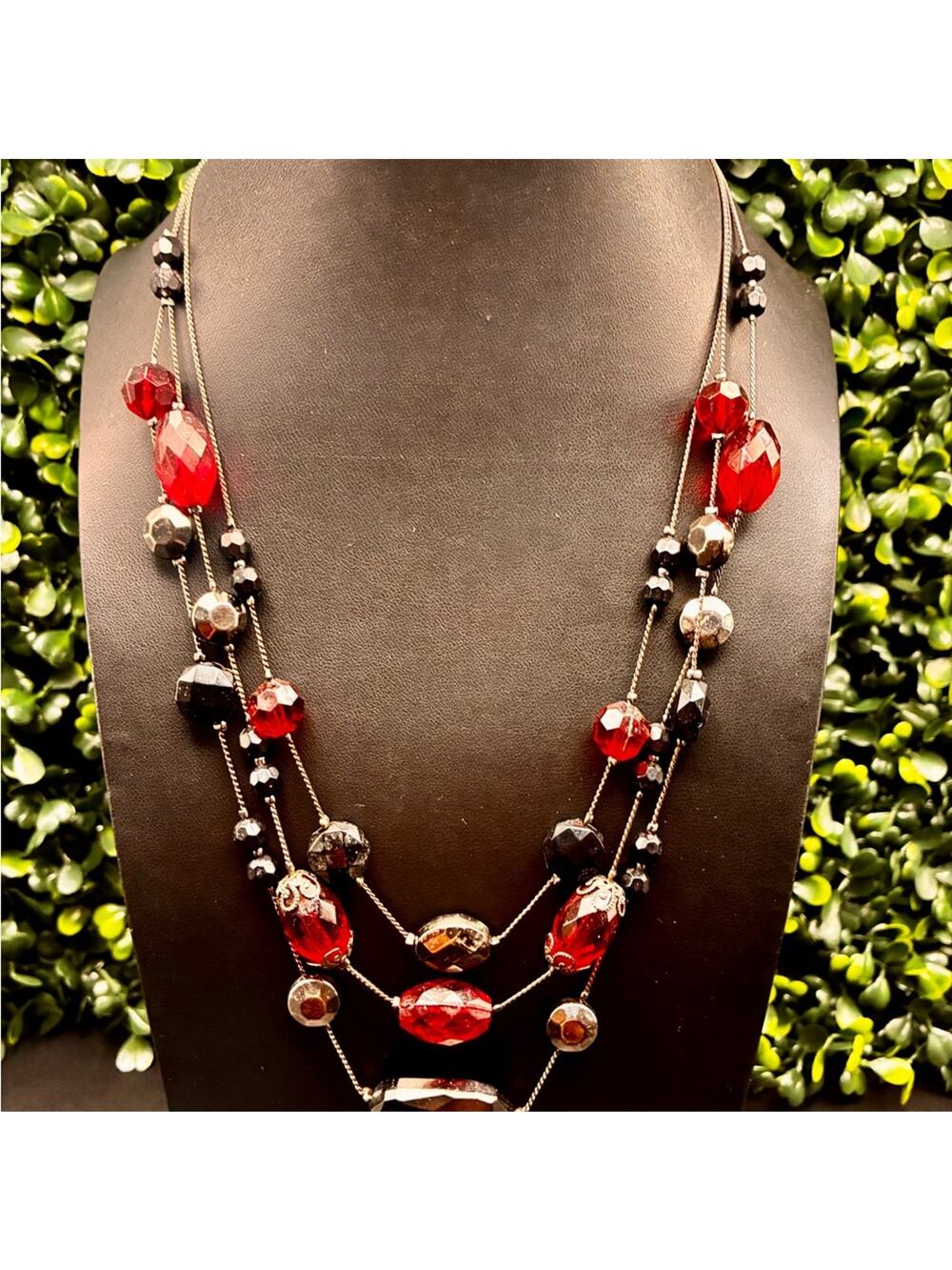 Elegant Multi-Strand Red and Black facetted Station Beaded Necklace